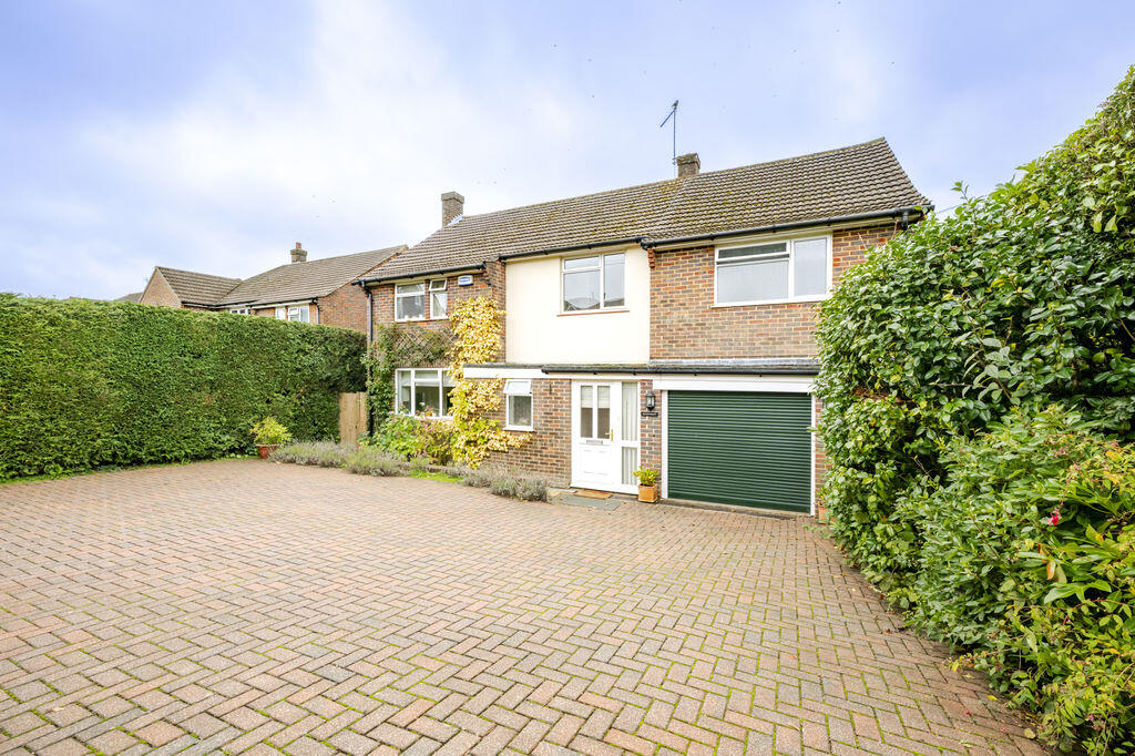 3-bed detached on Hurtis Hill, Crowborough, £525,000