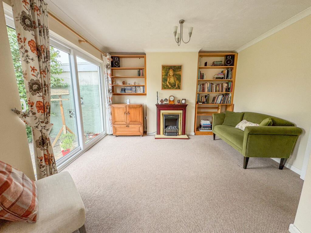 Meadow Way, Hockley, SS5 4 photo 3