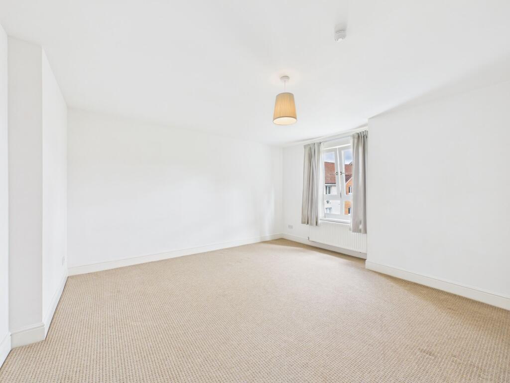 Cypress Lane, Hamilton photo 2