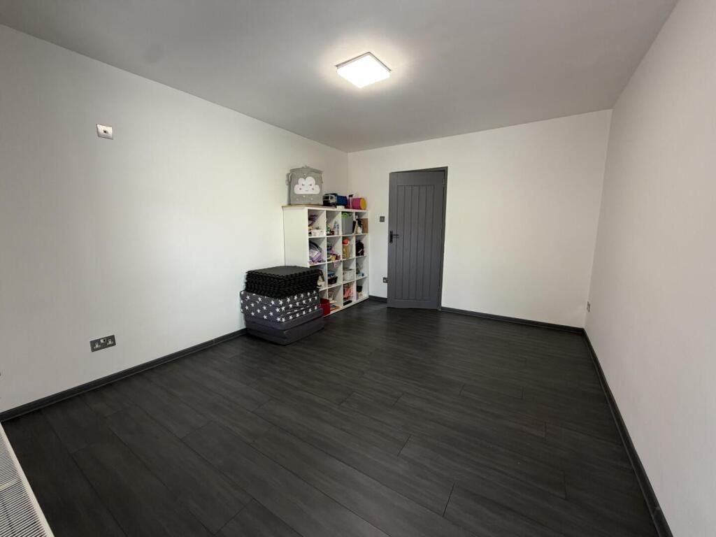House in Felixstowe, Grange Farm - View 2