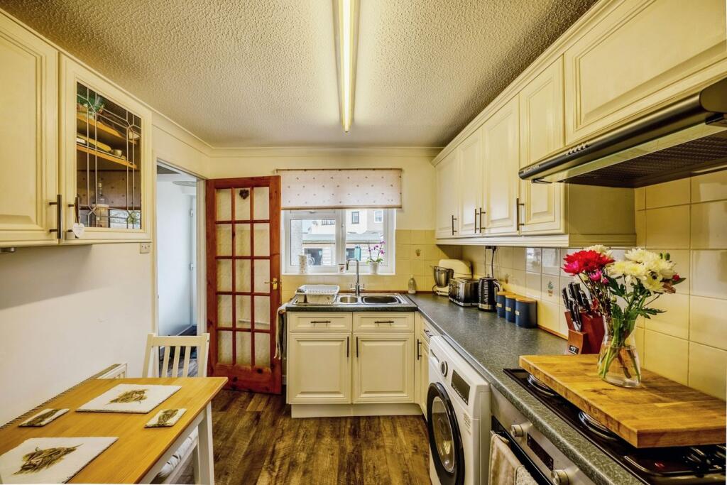 House in Gloucester - View 5