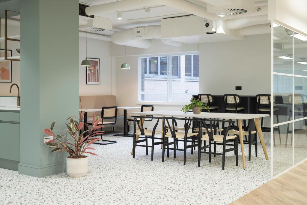 Kitchen & Breakout