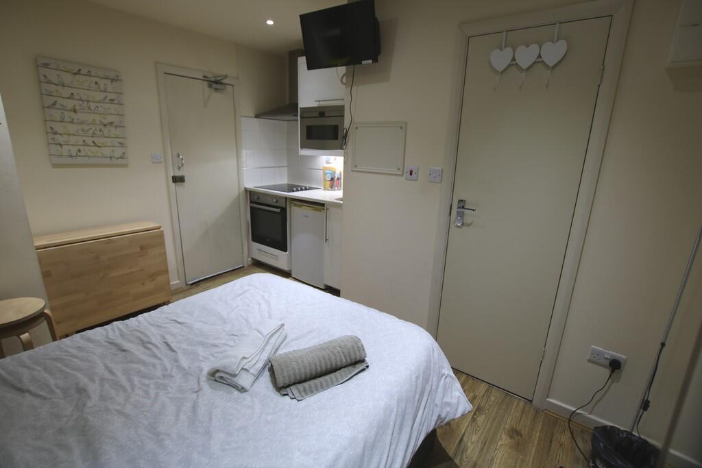 Studio flat for rent