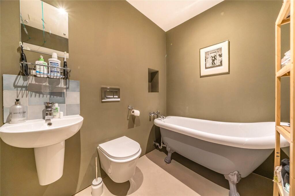 Apartment in London - More