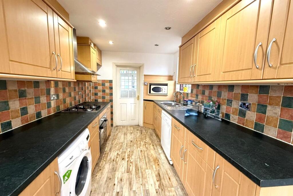 House in Ilford, Clayhall - View 4