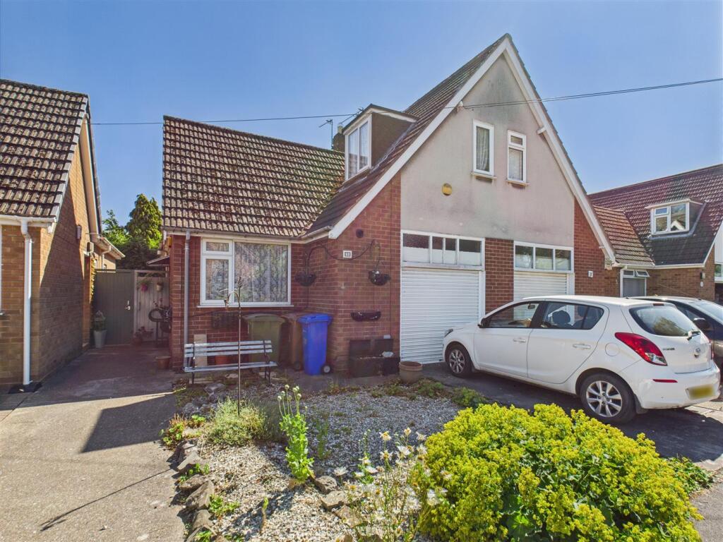 2-bed semi-detached on Knowsley Avenue, Cottingham, £230,000