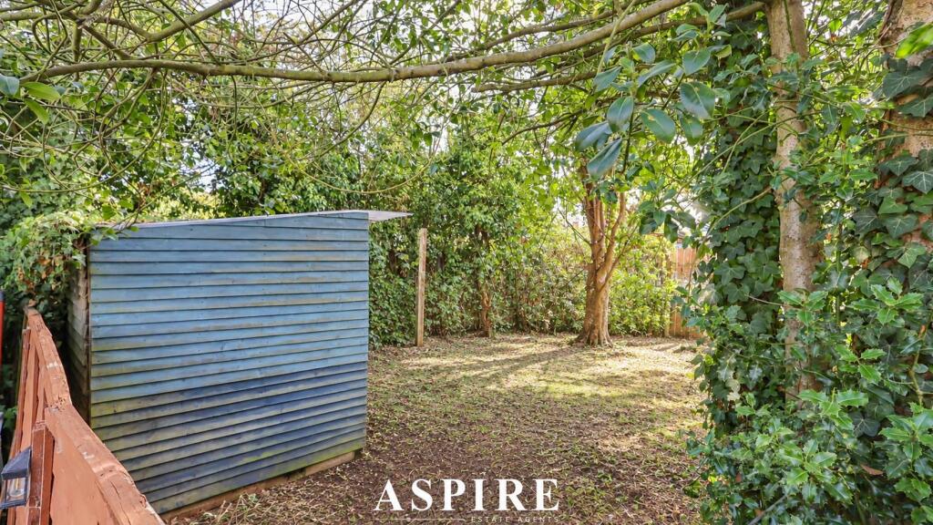 Apartment in Southend-on-Sea - More