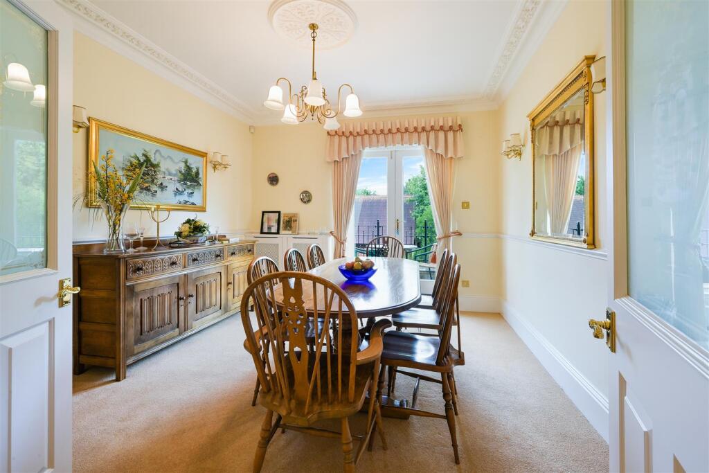 Apartment in Reigate and Banstead, Surrey - View 5