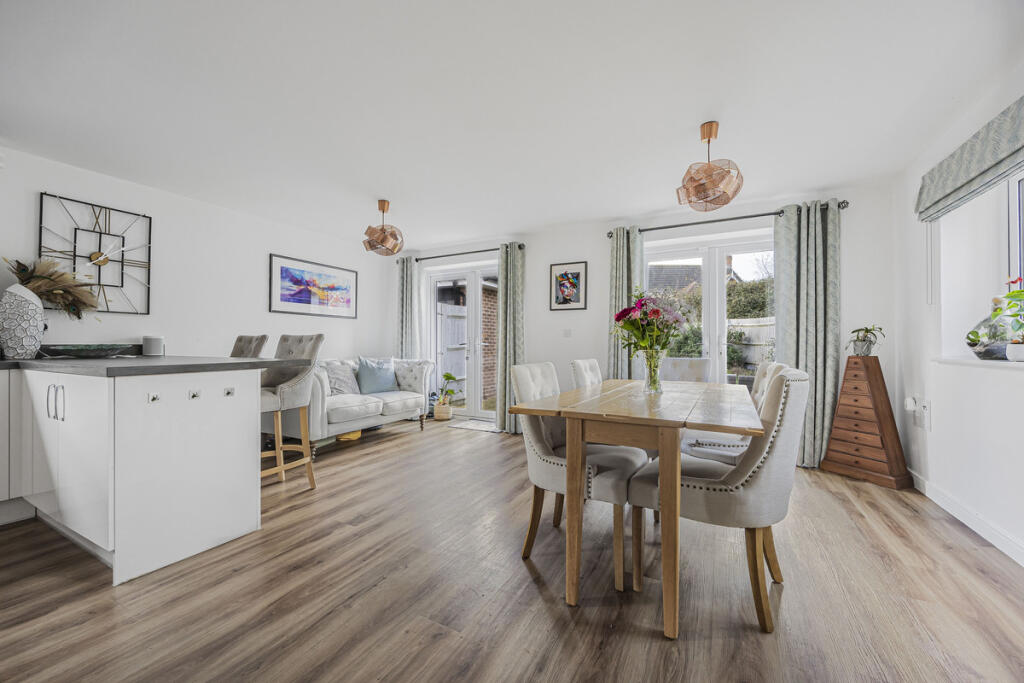 House in Three Mile Cross, Shinfield - View 2