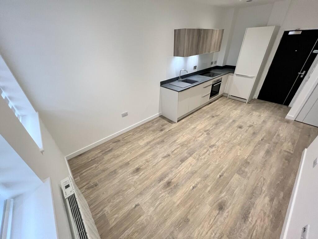 Apartment in Reading - View 4