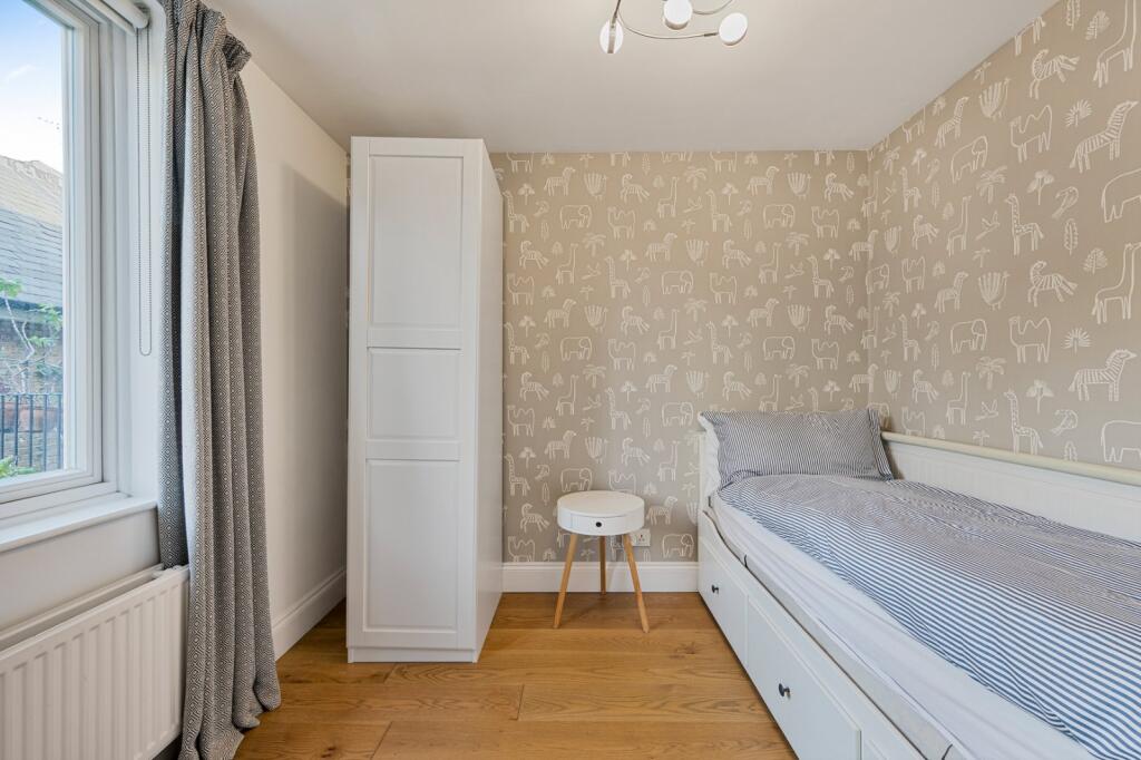 Apartment in London - View 5
