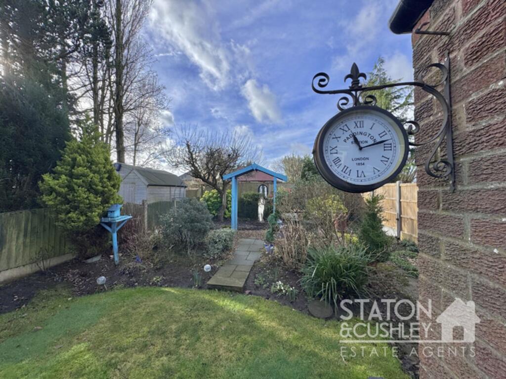 Hillsway Crescent, Mansfield, NG18 photo 2