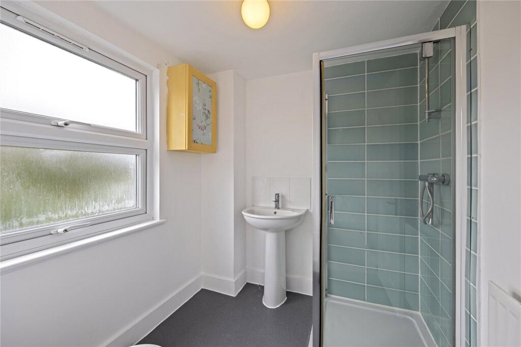 House in Twickenham - More