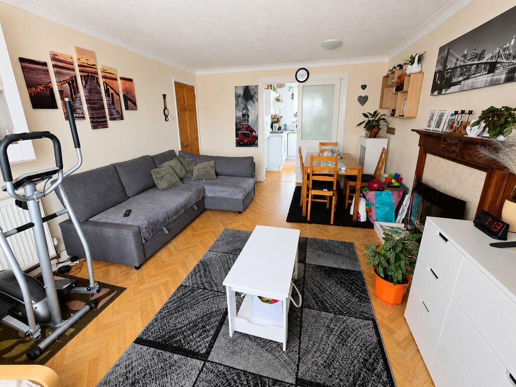 Apartment in Adur, West Sussex - View 4