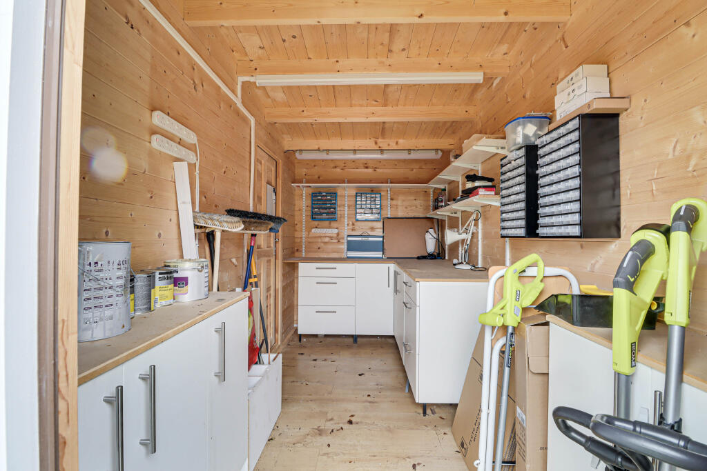 Additional image 20 of Cell Barnes Lane, St Albans, AL1