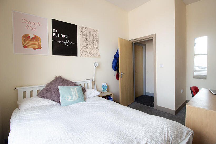 Apartment in Nottingham, Carrington - View 2