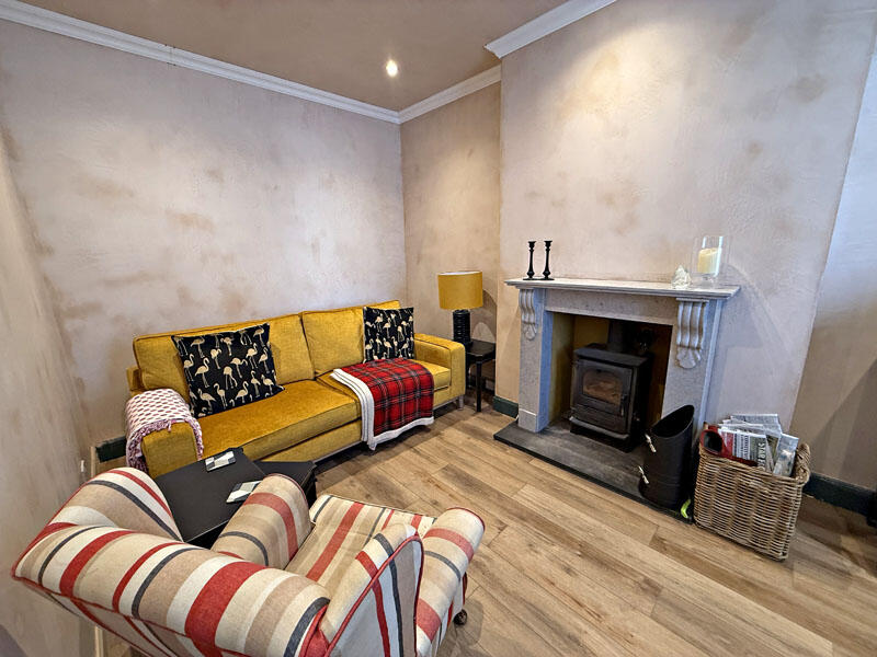 46 Academy Street, Castle Douglas, DG7 1EB photo 4