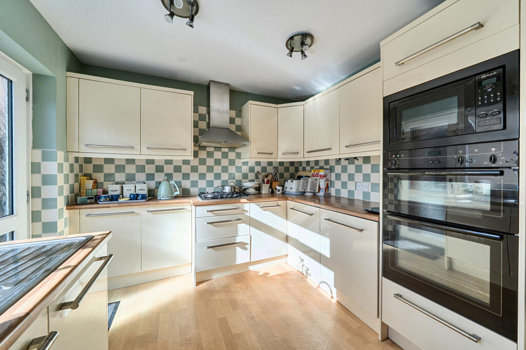 House in Guildford - View 5