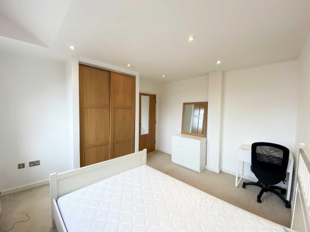 Apartment in Canterbury - View 5