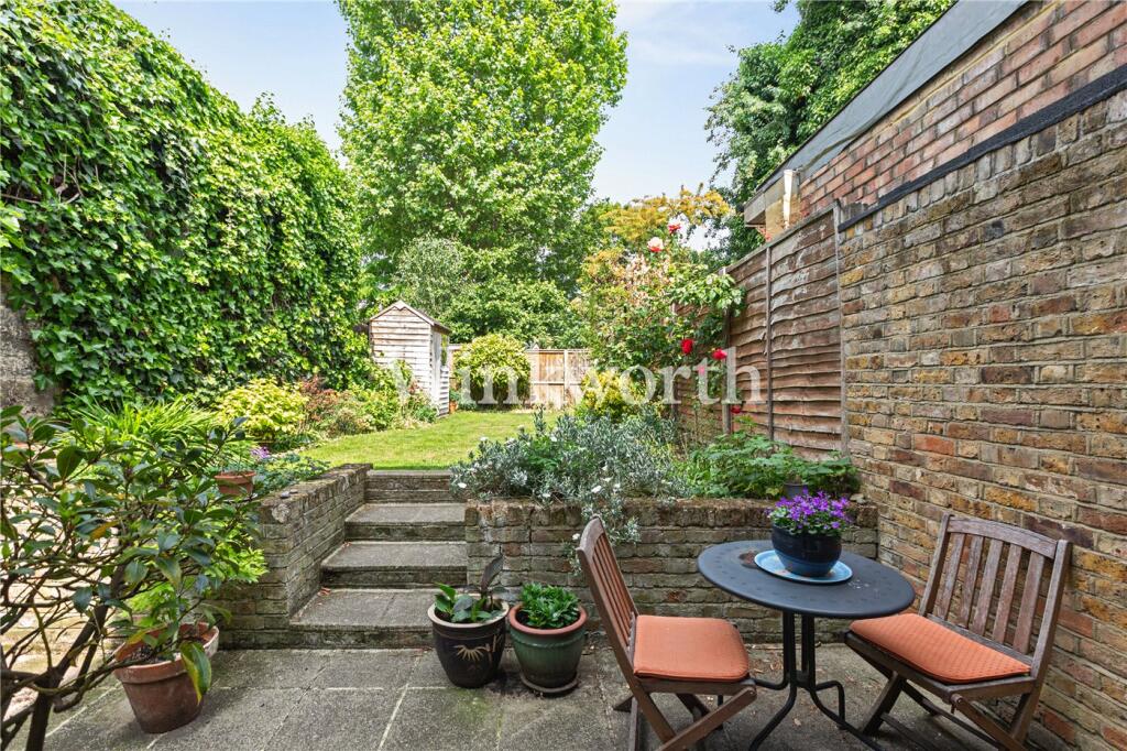 House in London, Brownswood Park, Stoke Newington - View 2