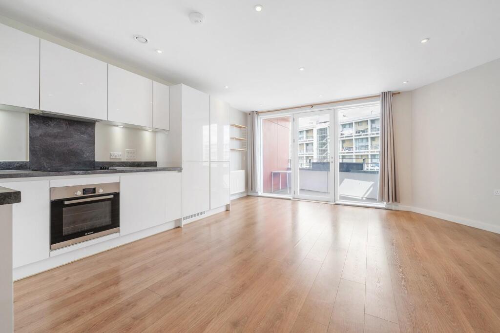 Apartment in London - View 5