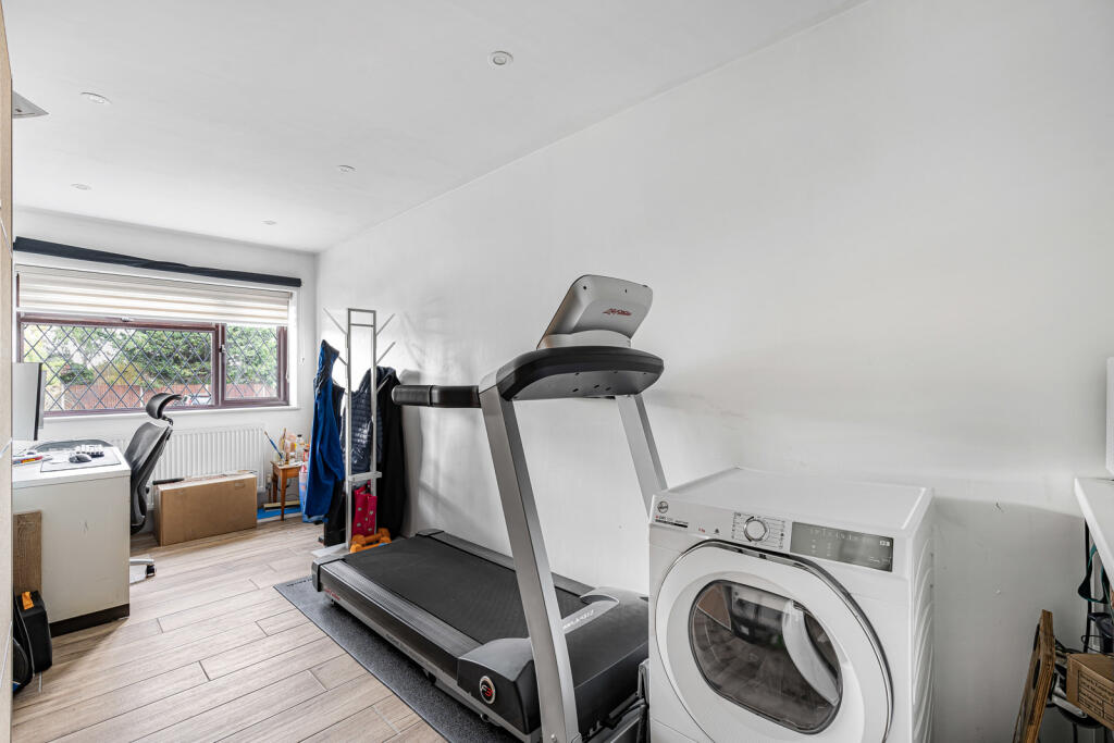 House in Guildford, Shawfield, Ash - View 5