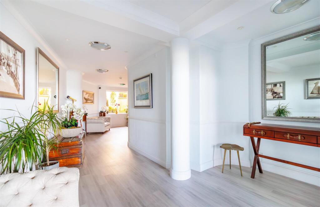 Apartment in Portsmouth - View 2