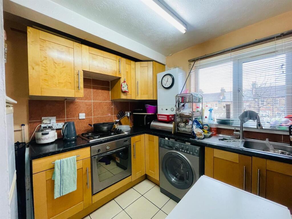 Apartment in London, Whipps Cross, Leyton - View 3