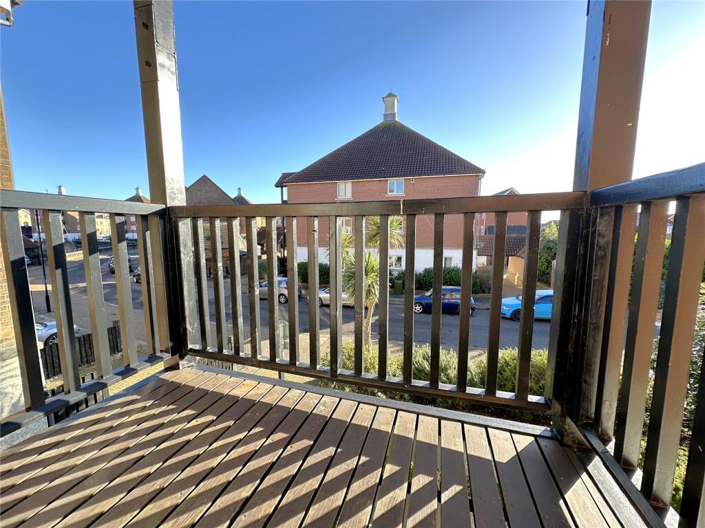 Santa Cruz Drive, Eastbourne, East Sussex photo 2