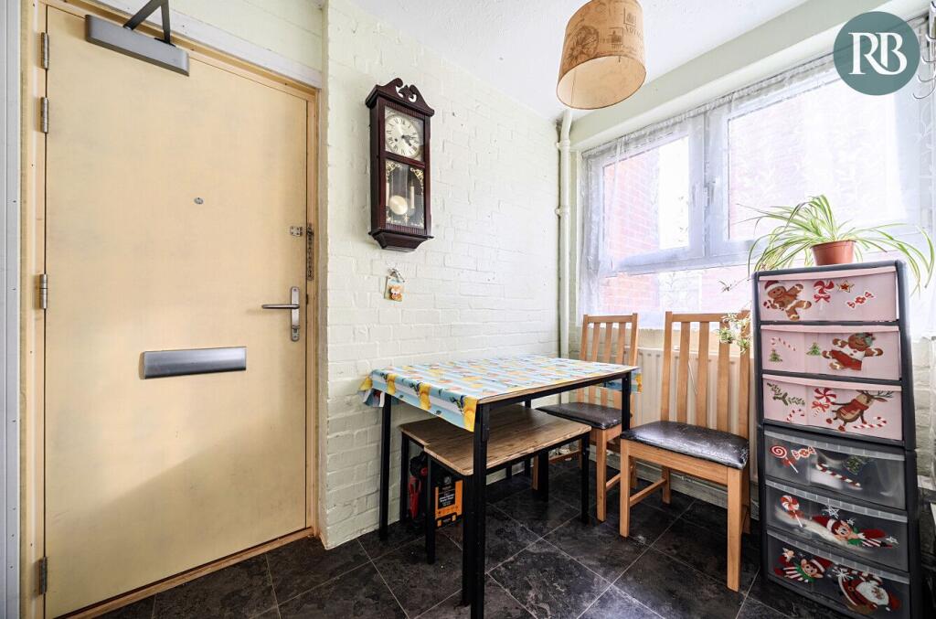 Apartment in Adur, Southwick - More