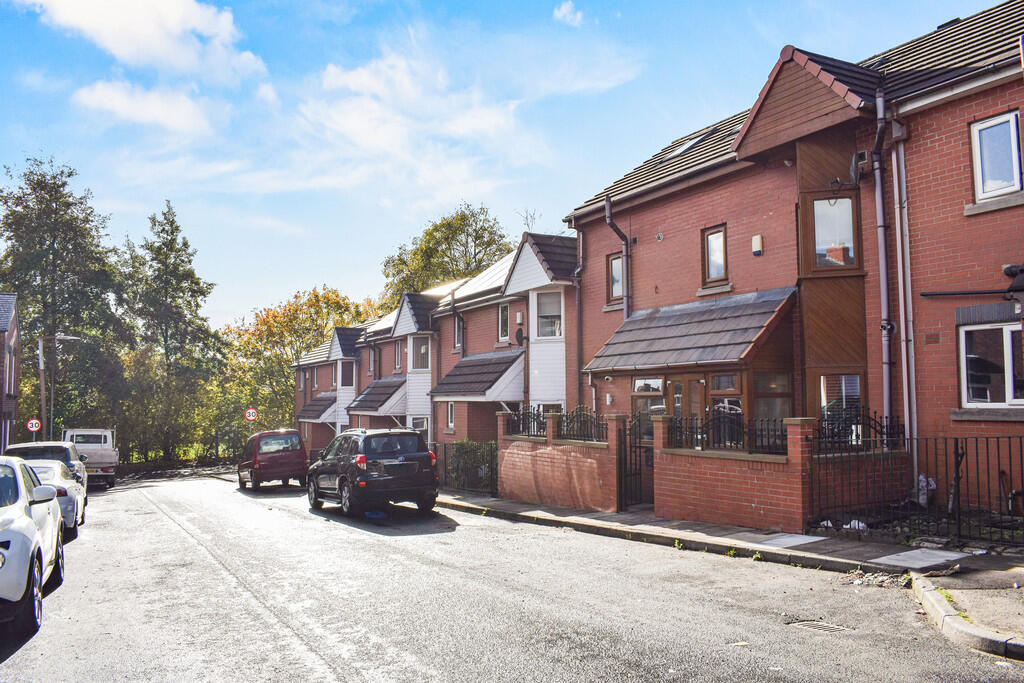 Chaucer Street, Halliwell, Bolton photo 3