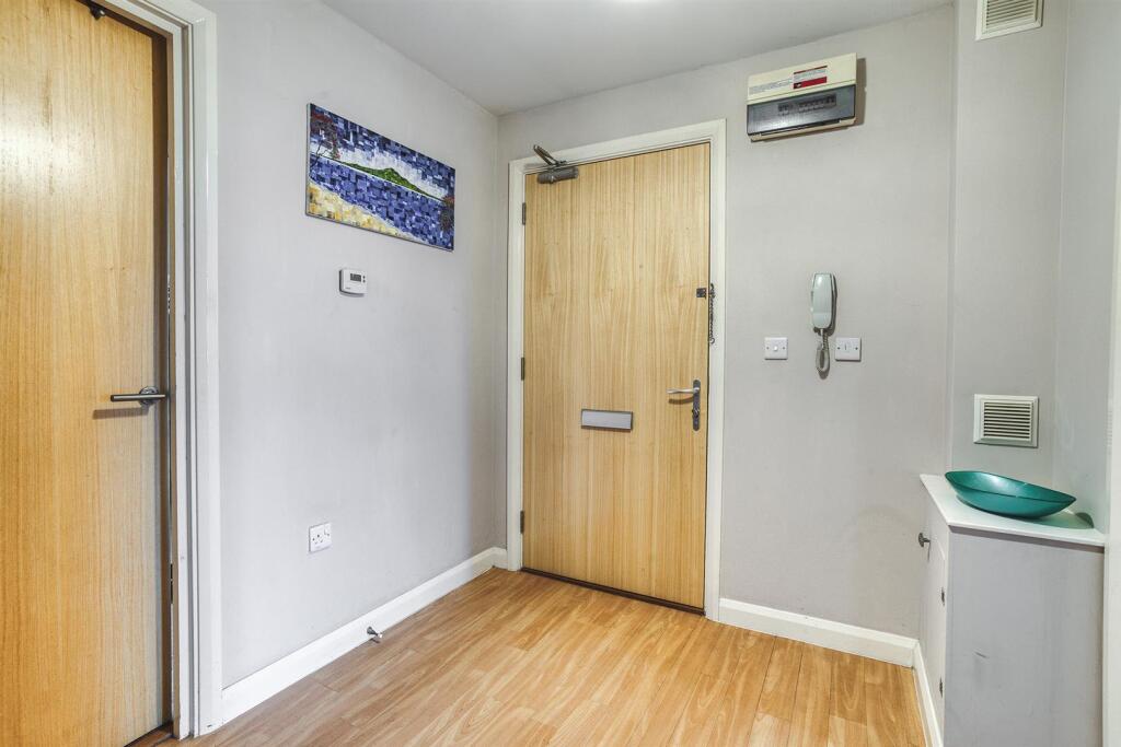 Apartment in Derby - View 5