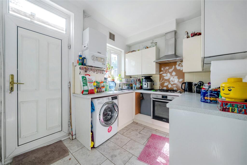 Apartment in London - View 5