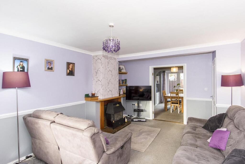 Willow Crescent, Market Harborough photo 4