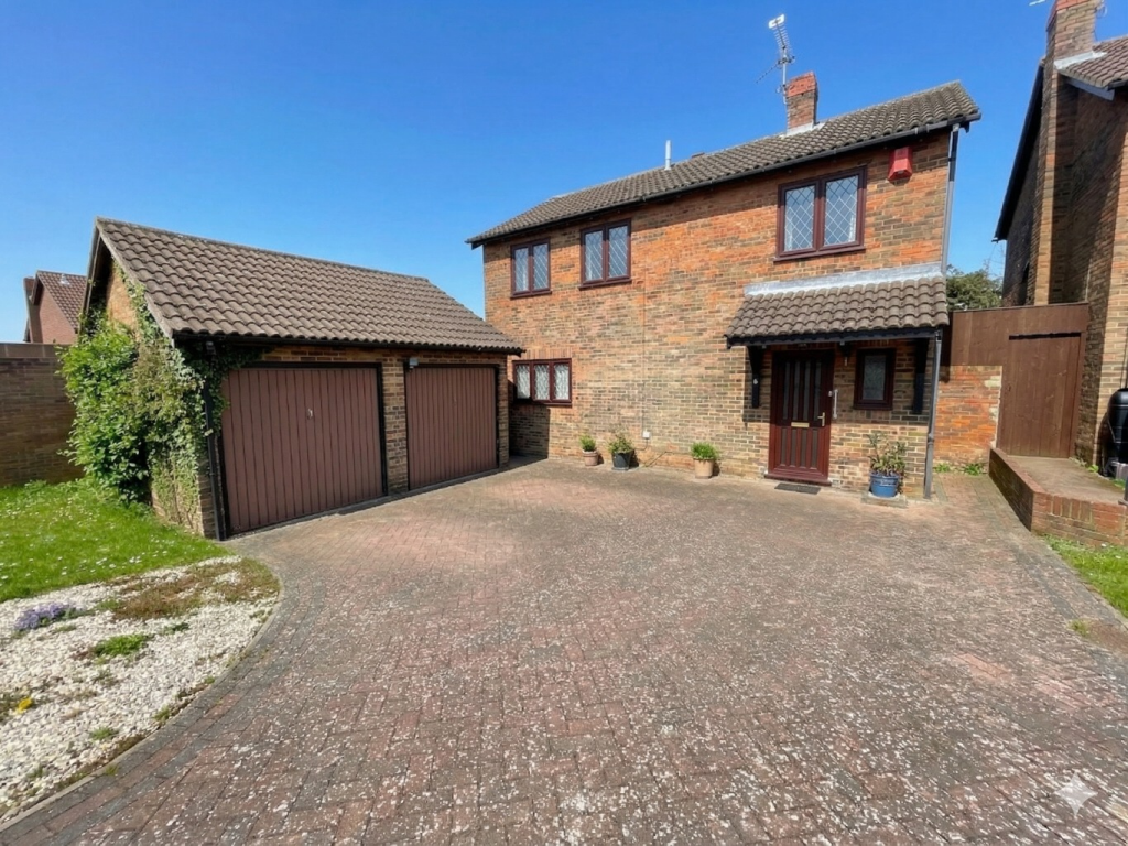 Main image of property: Cubbington Close, Luton, Bedfordshire, LU3 3XJ