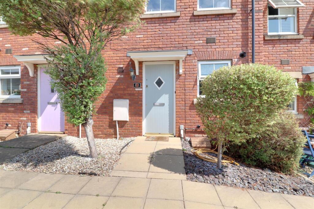 Main image of property: Blackwell Close, Stonehouse