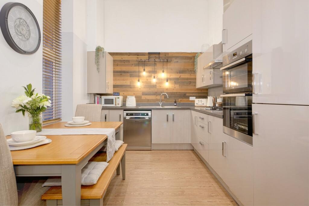 Bradley Drive, Hellingly, BN27 photo 2