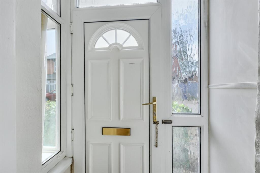 Alexandra Crescent, Beeston, Nottingham photo 4