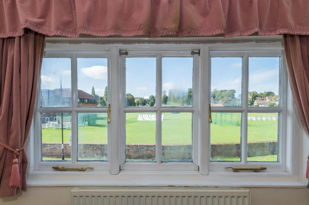 38 Bridge Street, Hadleigh photo 3