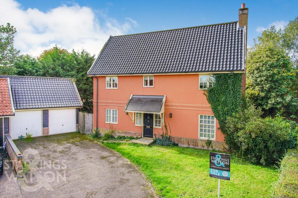 4-bed detached on Linden Court, Eye, £450,000