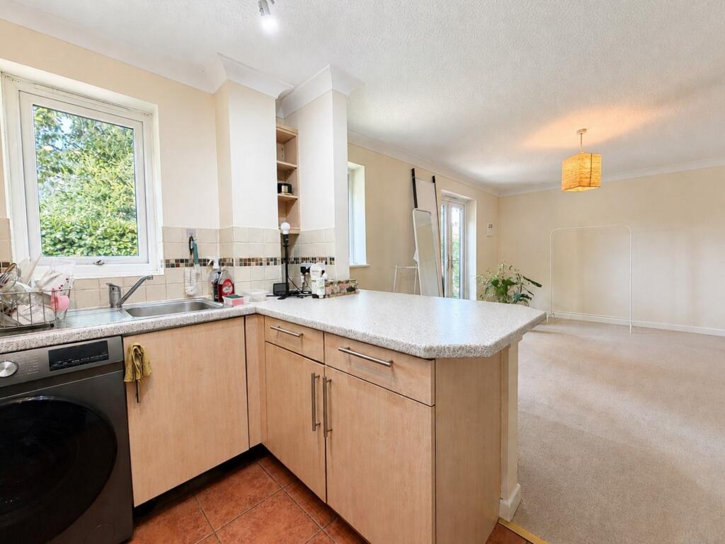Beechgate, Witney, Oxfordshire photo 4