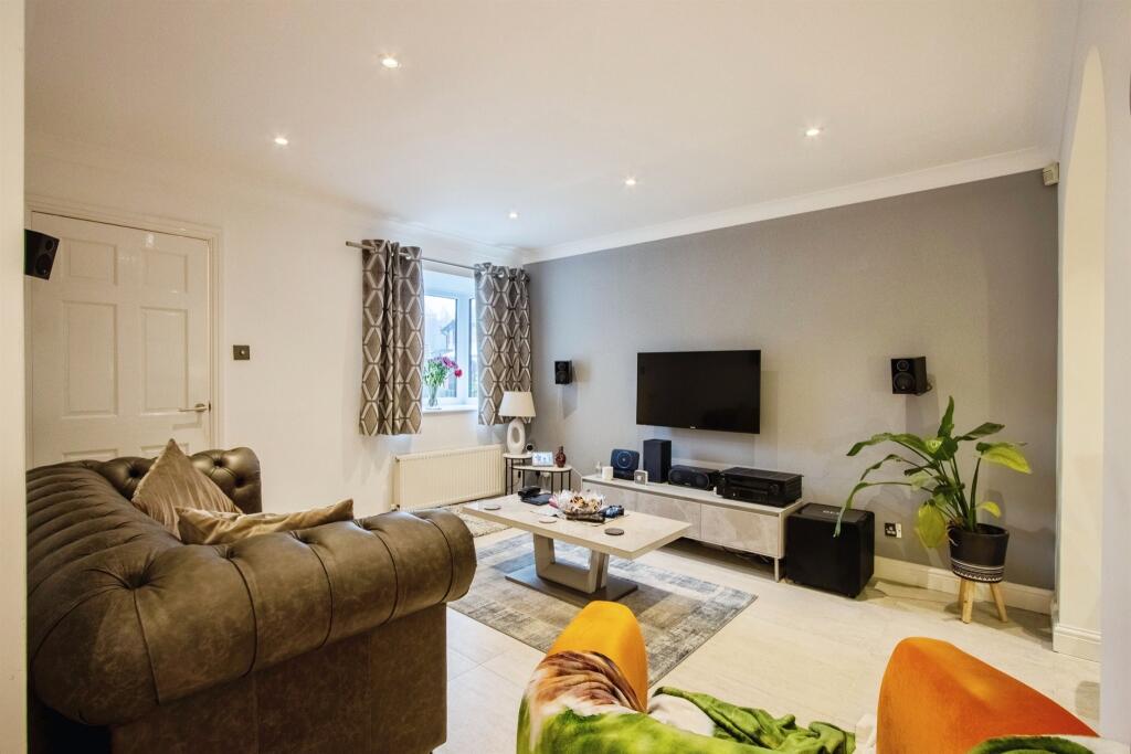 Silkstone Close, Tankersley, Barnsley photo 3