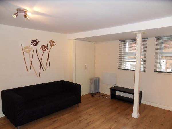 Main image of property: High Street, Hounslow