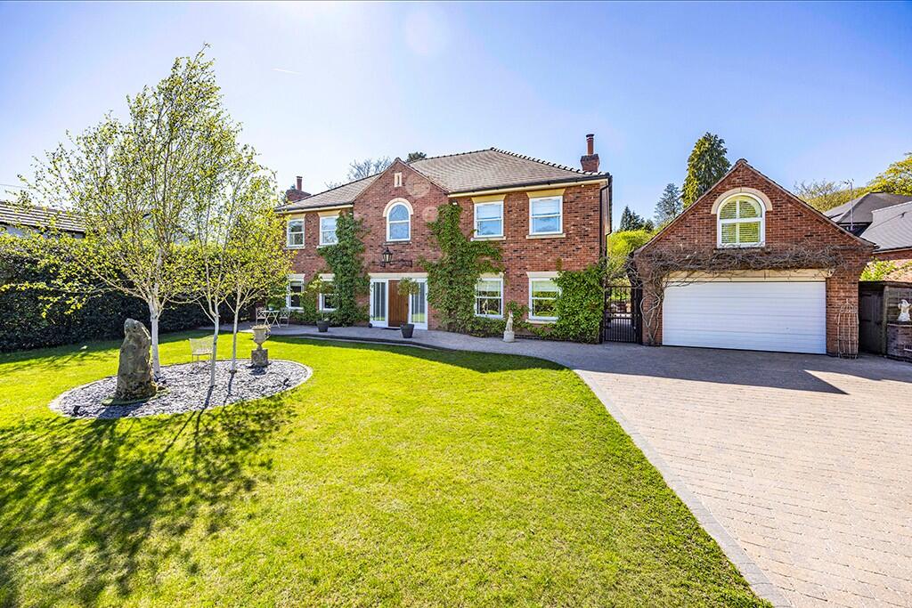Main image of property: Holly Tree House, Longdale Lane, Ravenshead, Nottinghamshire NG15 9AD