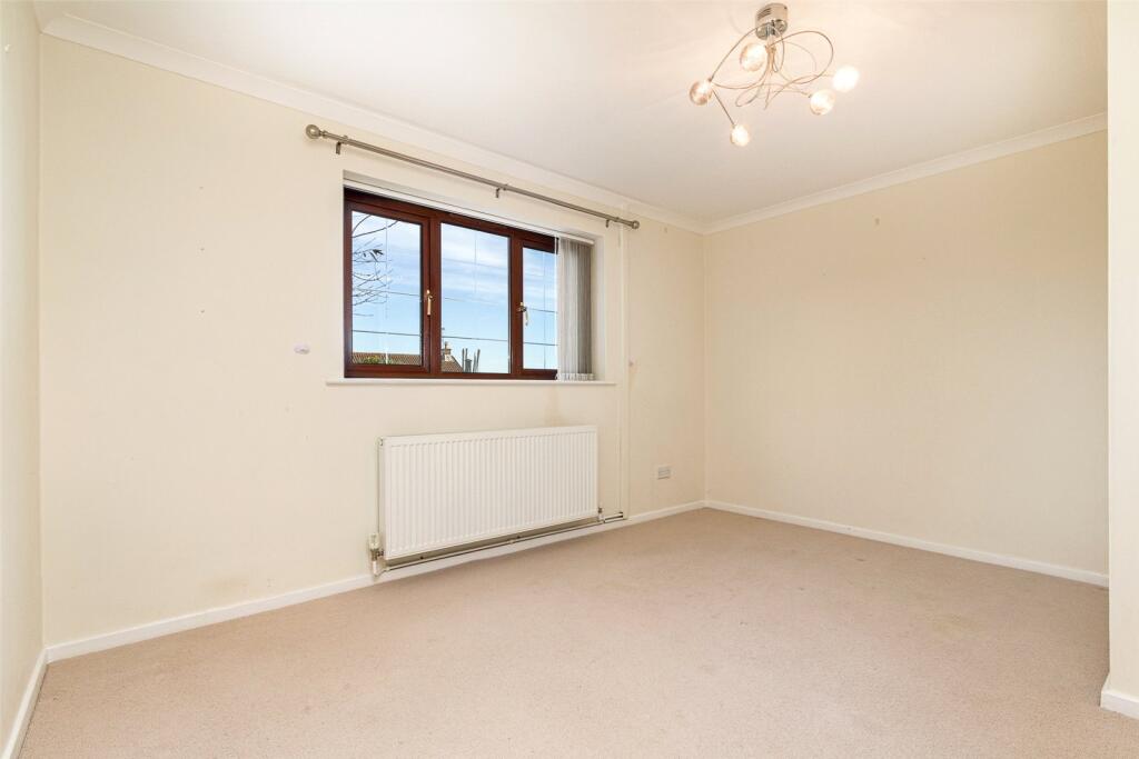 Brambling Drive, Thornhill, Cardiff, CF14 photo 4