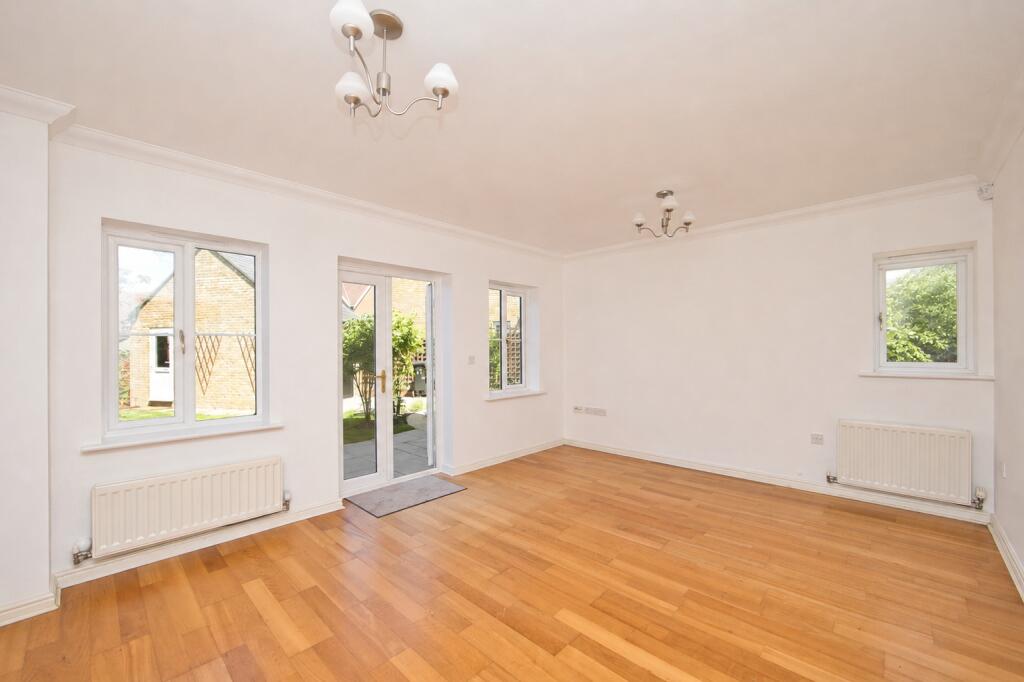 House in Canterbury, Stuppington, Martyrs Field - View 2