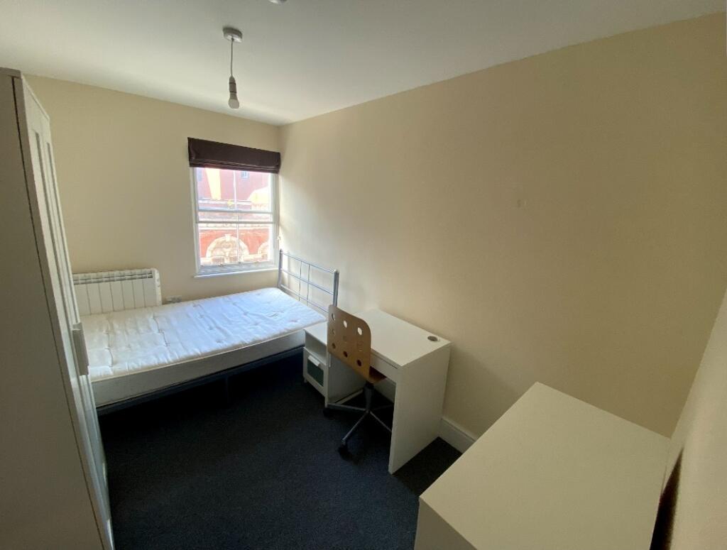 1 bedroom house share for rent