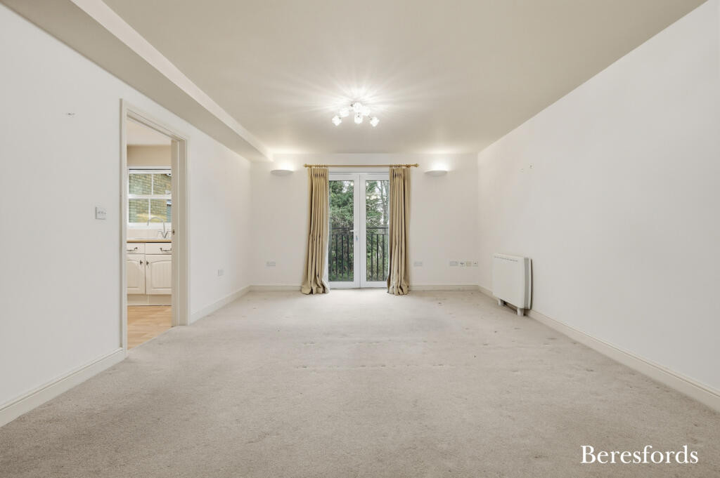 Apartment in Basildon, Billericay - View 4