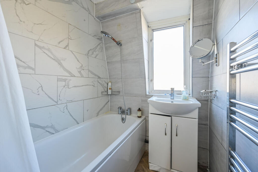 House in London, Custom House, Silvertown - View 5
