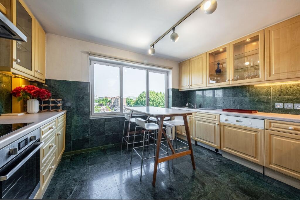 Apartment in London - View 5